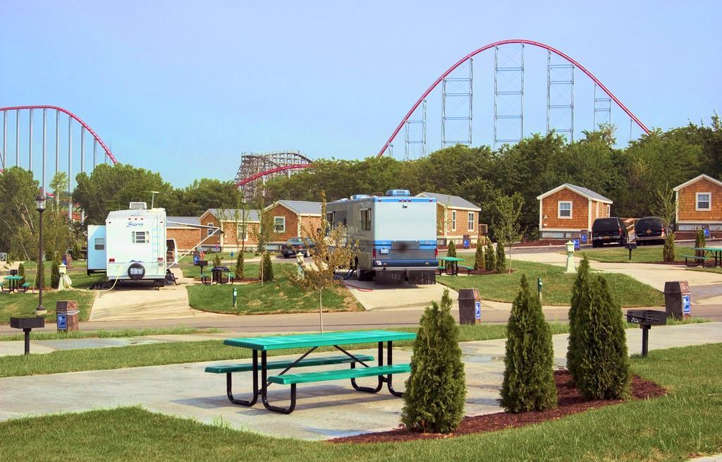 Worlds Of Fun Village Kansas City Exterior photo